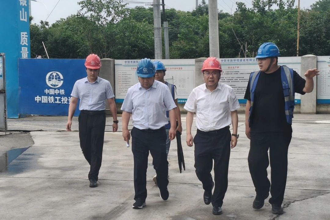 公司黨委書記、董事長李明華到合肥智能中央廚房項目檢查指導(dǎo)工作.jpg