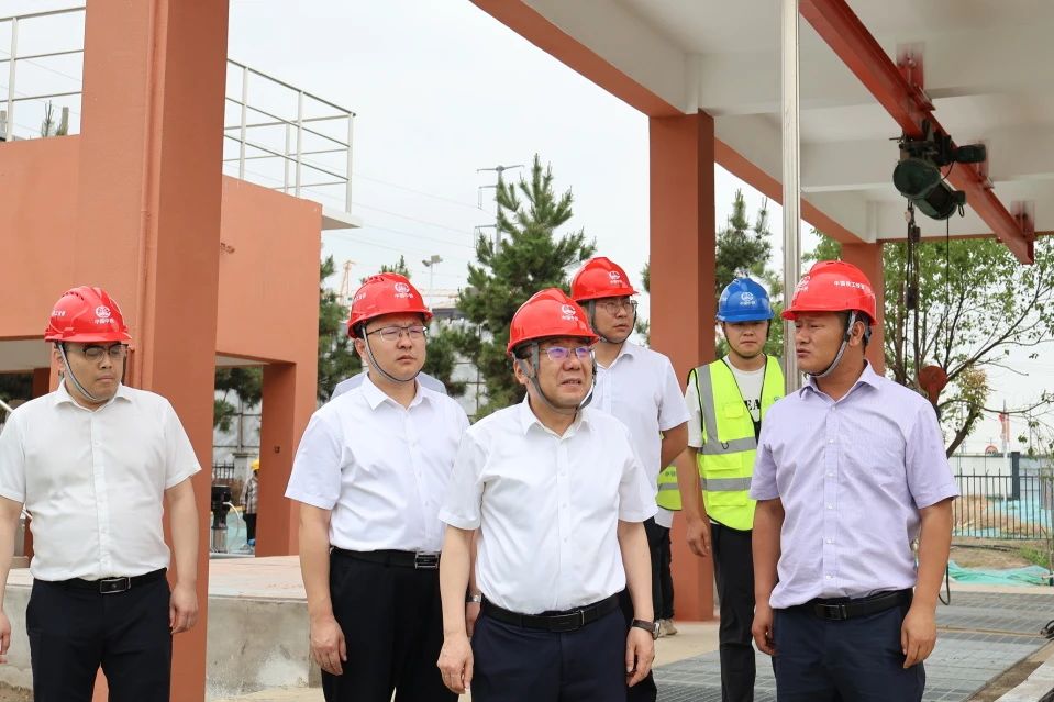 公司黨委書記、董事長李明華一行到姜堰項目、成都區(qū)域項目檢查指導(dǎo)工作.jpg