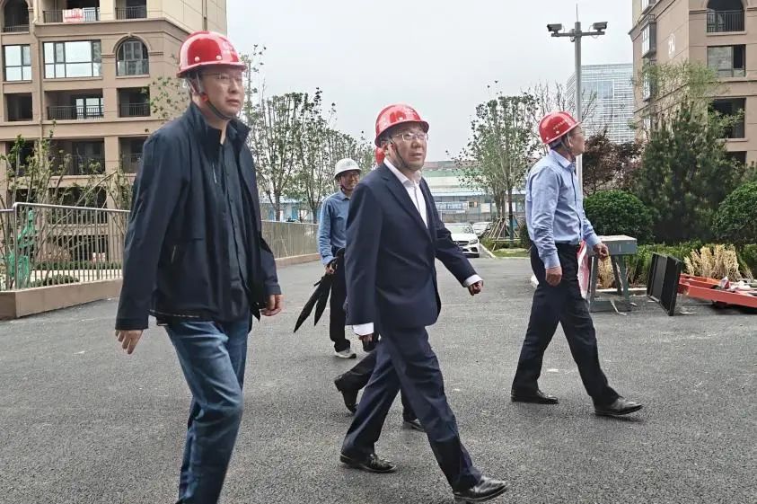 公司黨委書(shū)記、董事長(zhǎng)李明華一行到煙臺(tái)項(xiàng)目、濰坊項(xiàng)目檢查指導(dǎo)工作.jpg